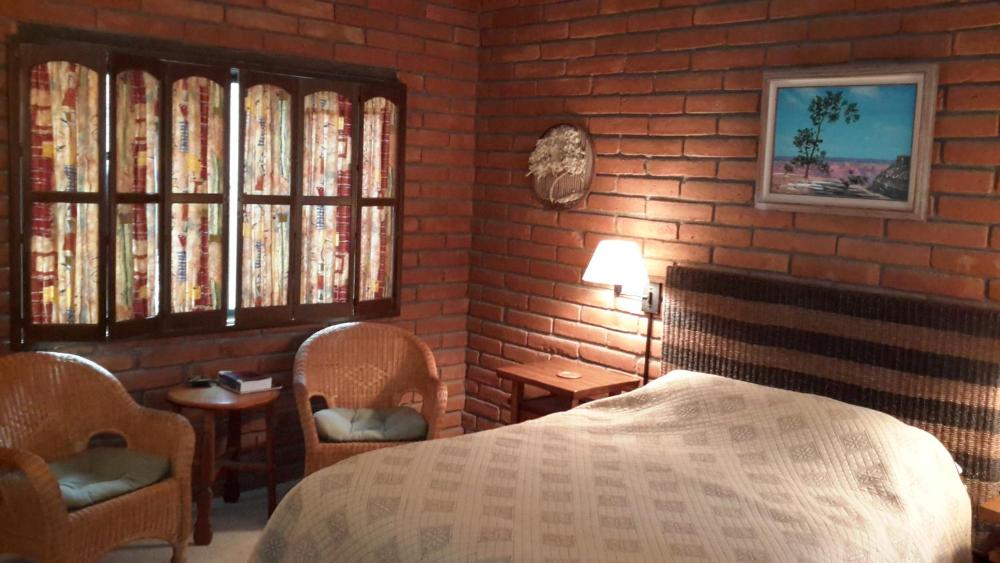 Queen Room with Garden View interior